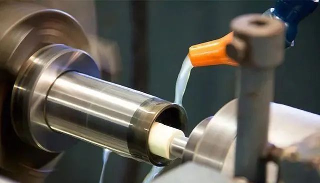What is Fully Synthetic Cutting Fluid?